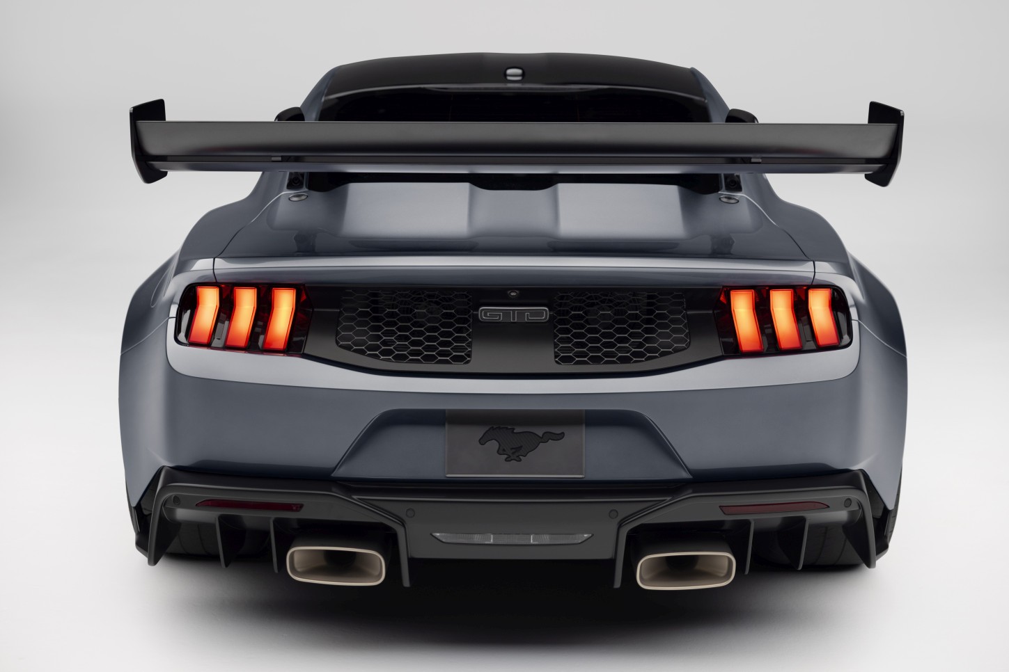 Ford Mustang photo 8