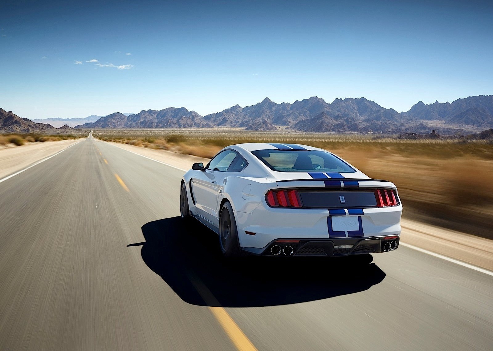 Ford Mustang photo 7