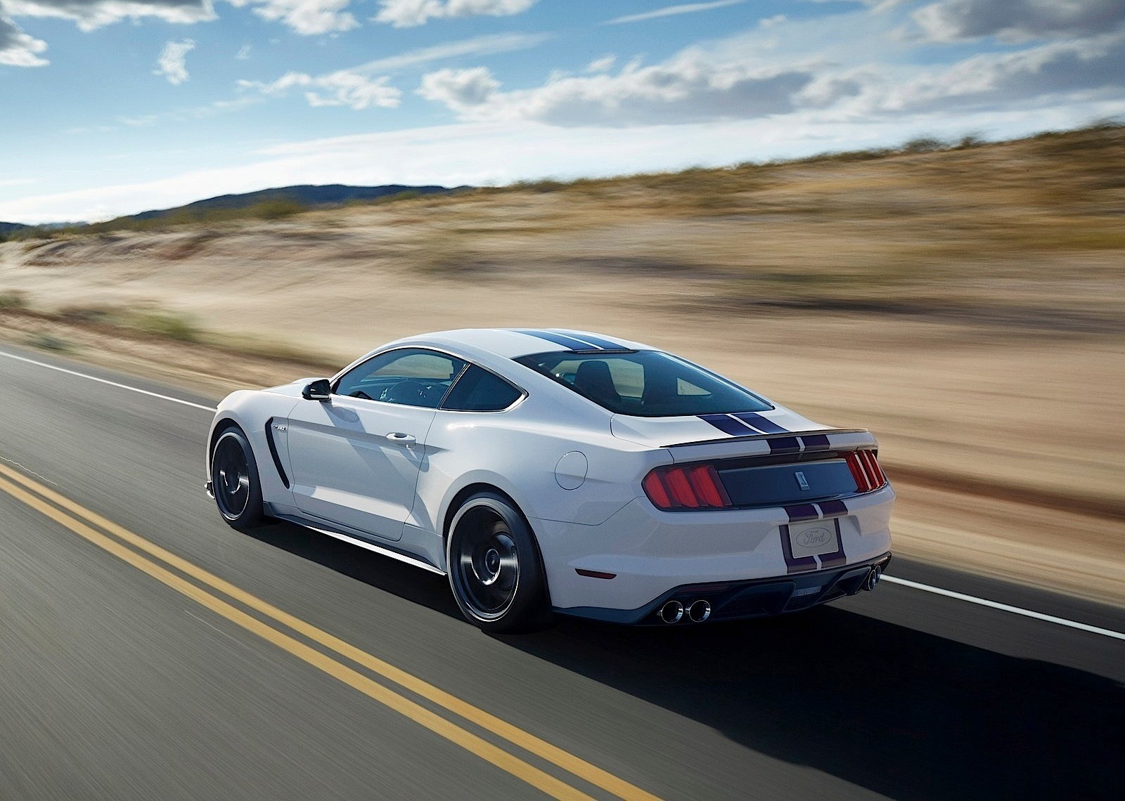 Ford Mustang photo 8