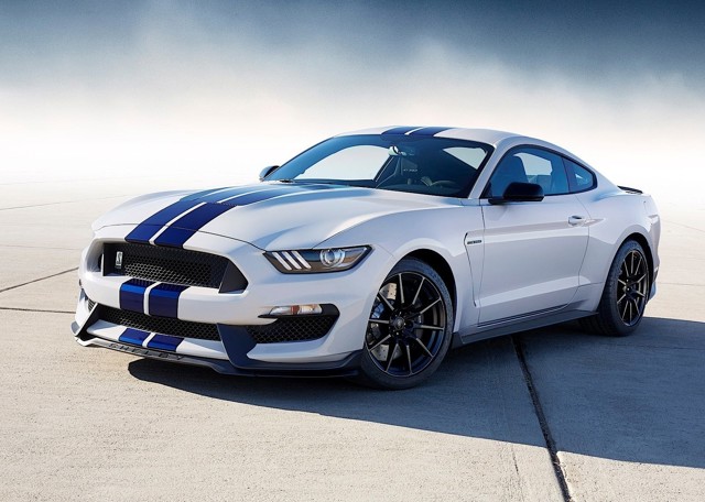 Ford Mustang photo 9