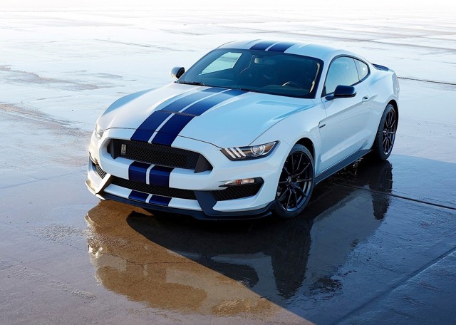 Ford Mustang photo 13