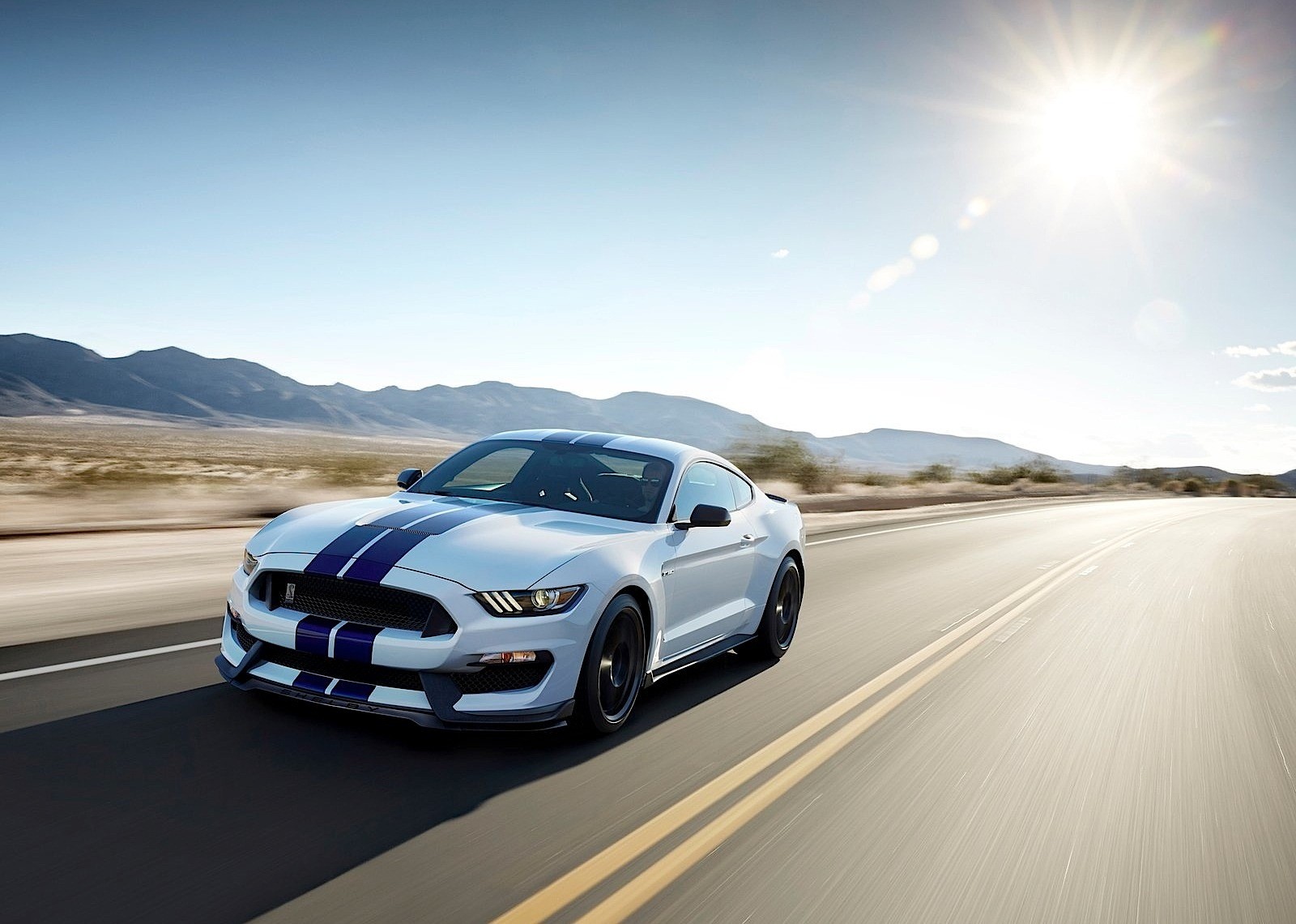 Ford Mustang photo 15