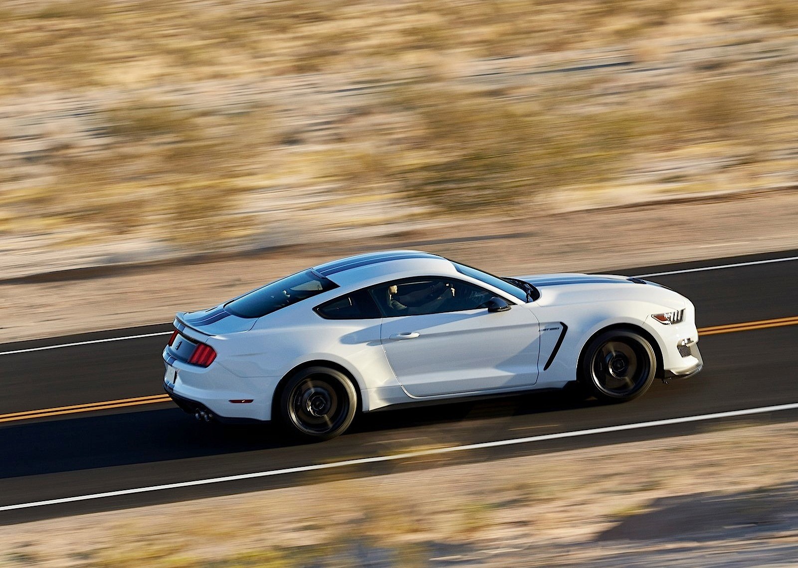 Ford Mustang photo 19