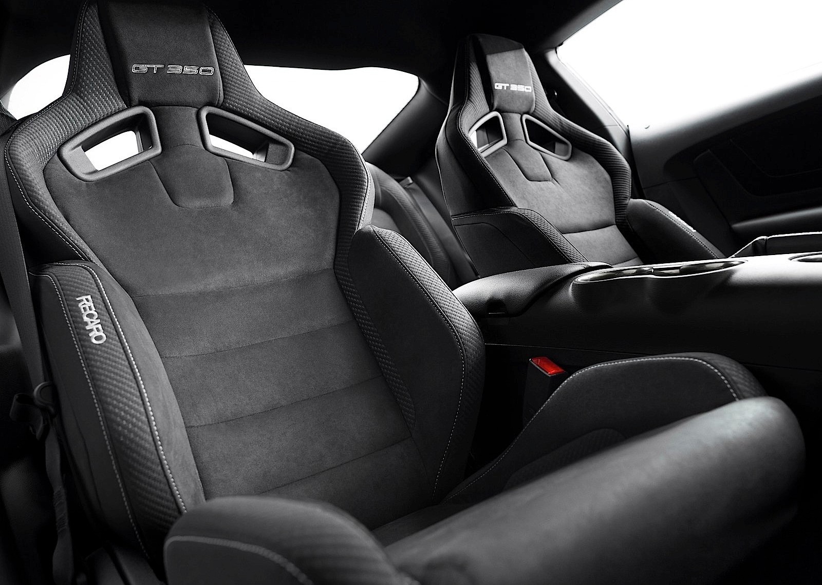 Ford Mustang photo 50