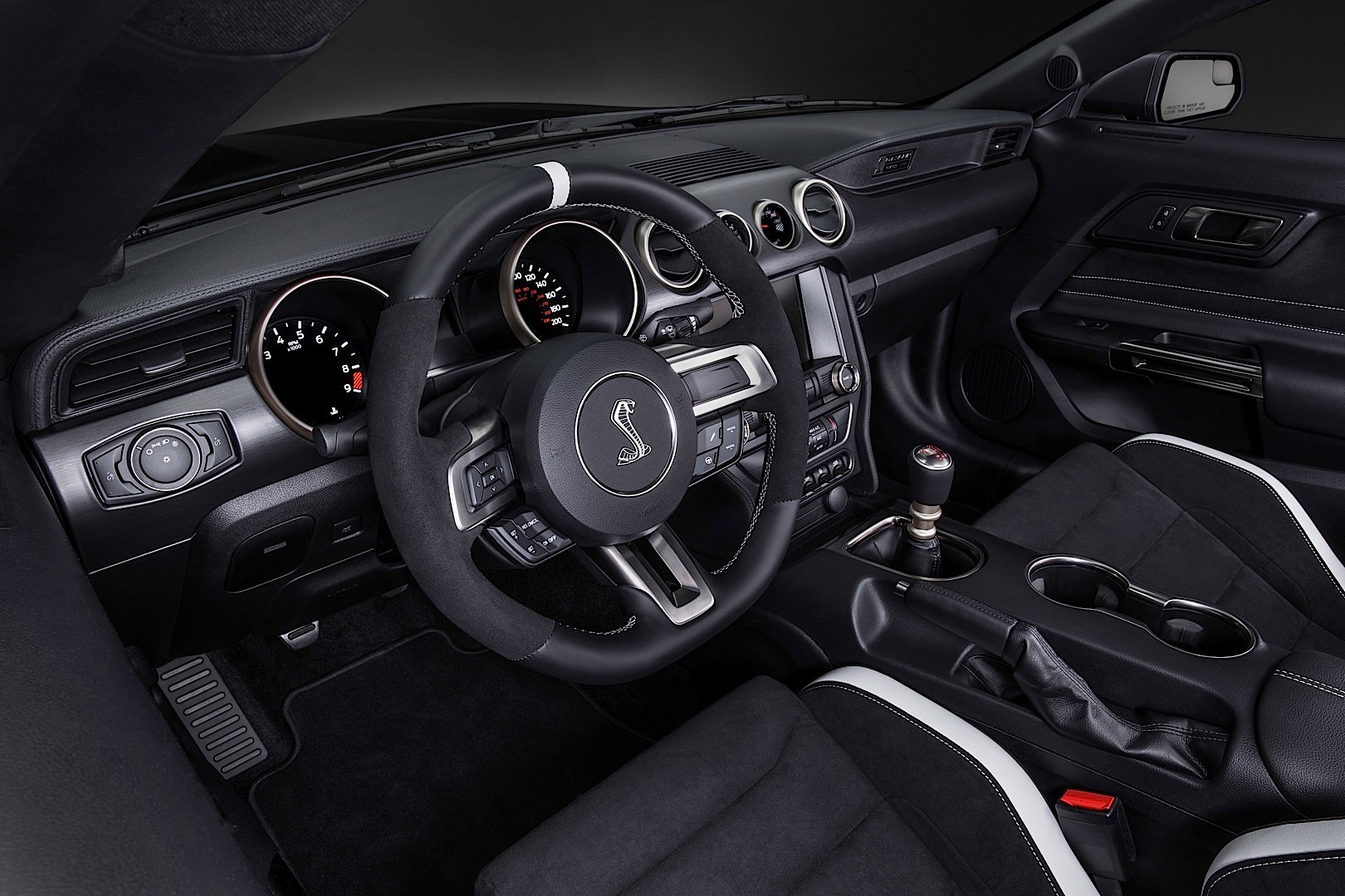 Ford Mustang photo 55