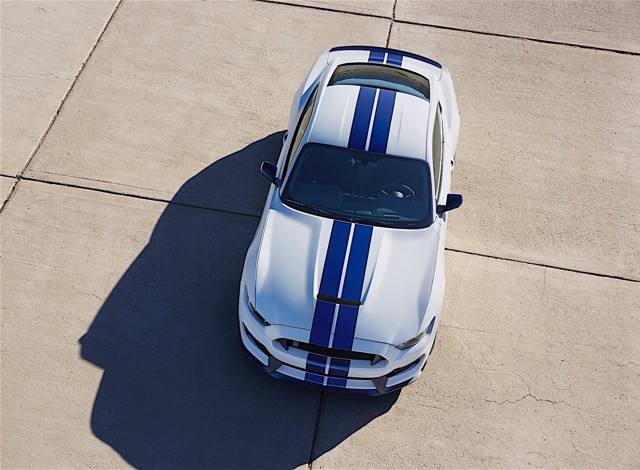 Ford Mustang photo 40