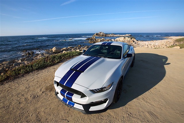 Ford Mustang photo 41