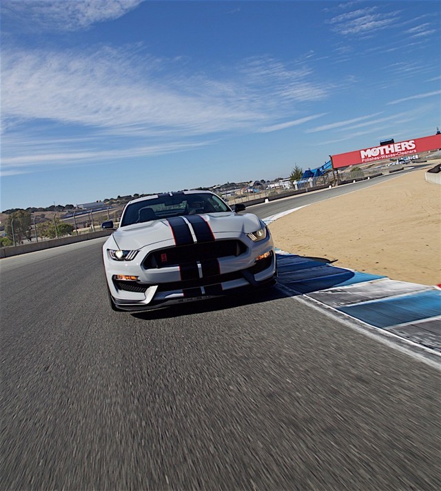 Ford Mustang Foto 3