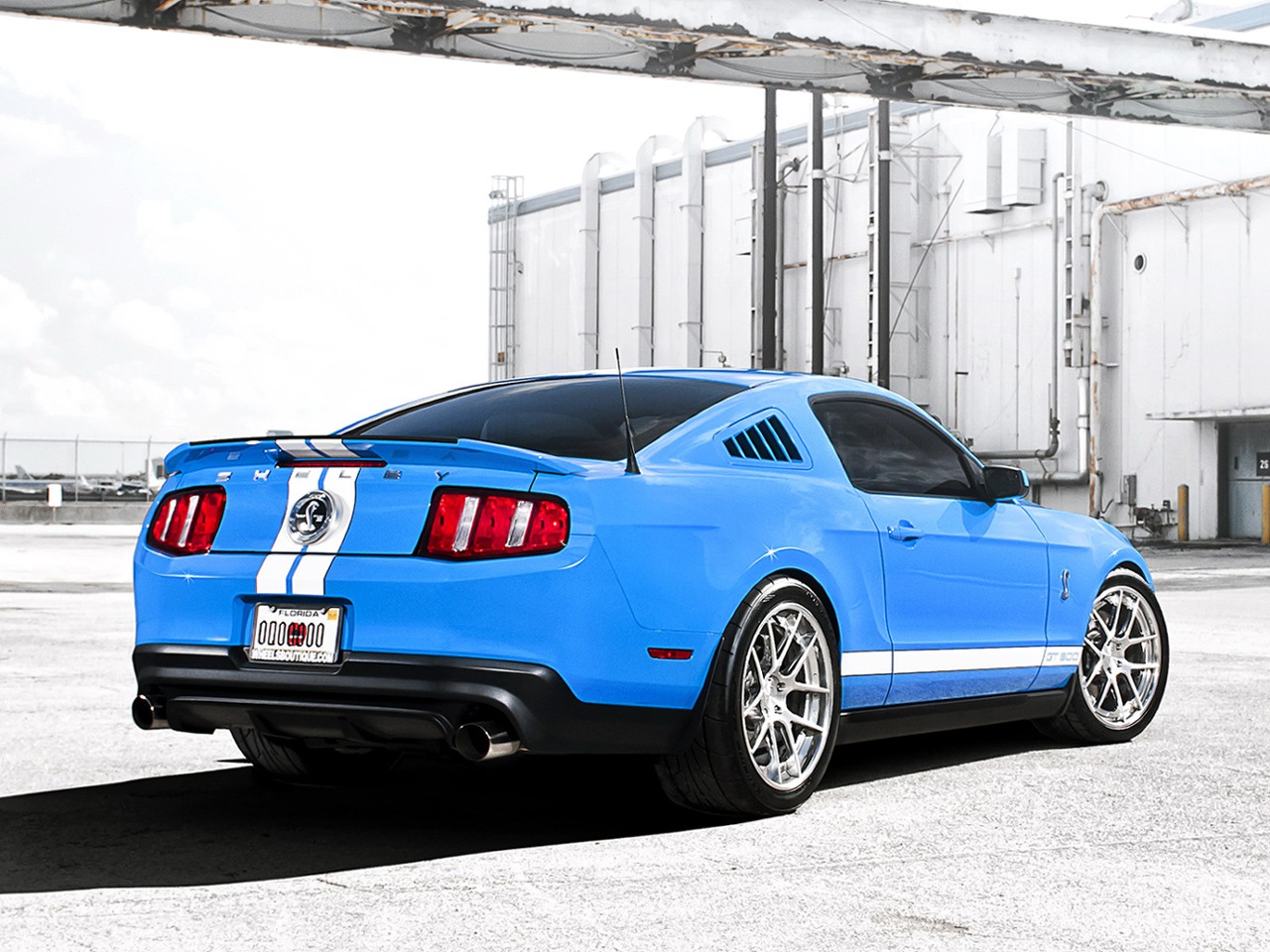 Ford Mustang photo 11