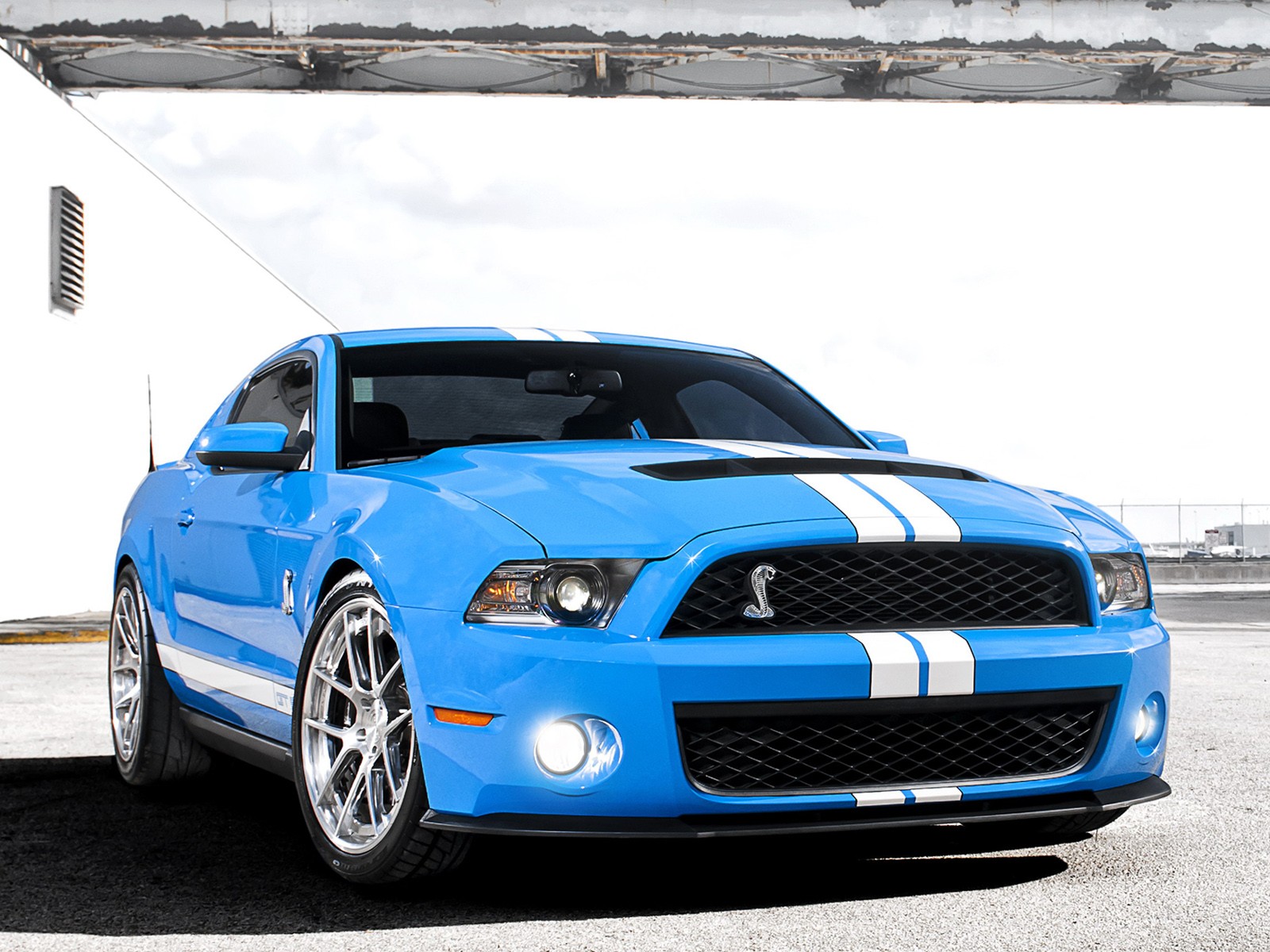 Ford Mustang photo 13