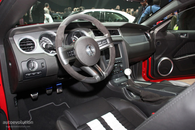 Ford Mustang photo 35