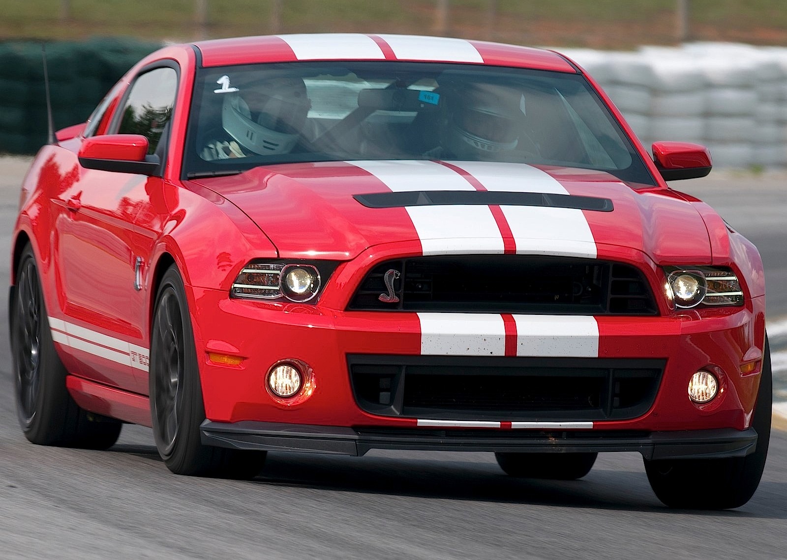 Ford Mustang photo 6