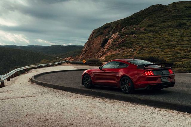 Ford Mustang foto 13