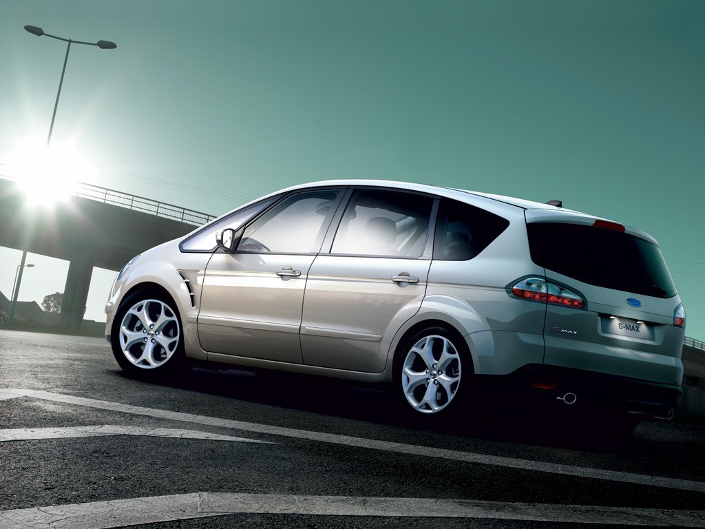 Ford S-Max photo 13