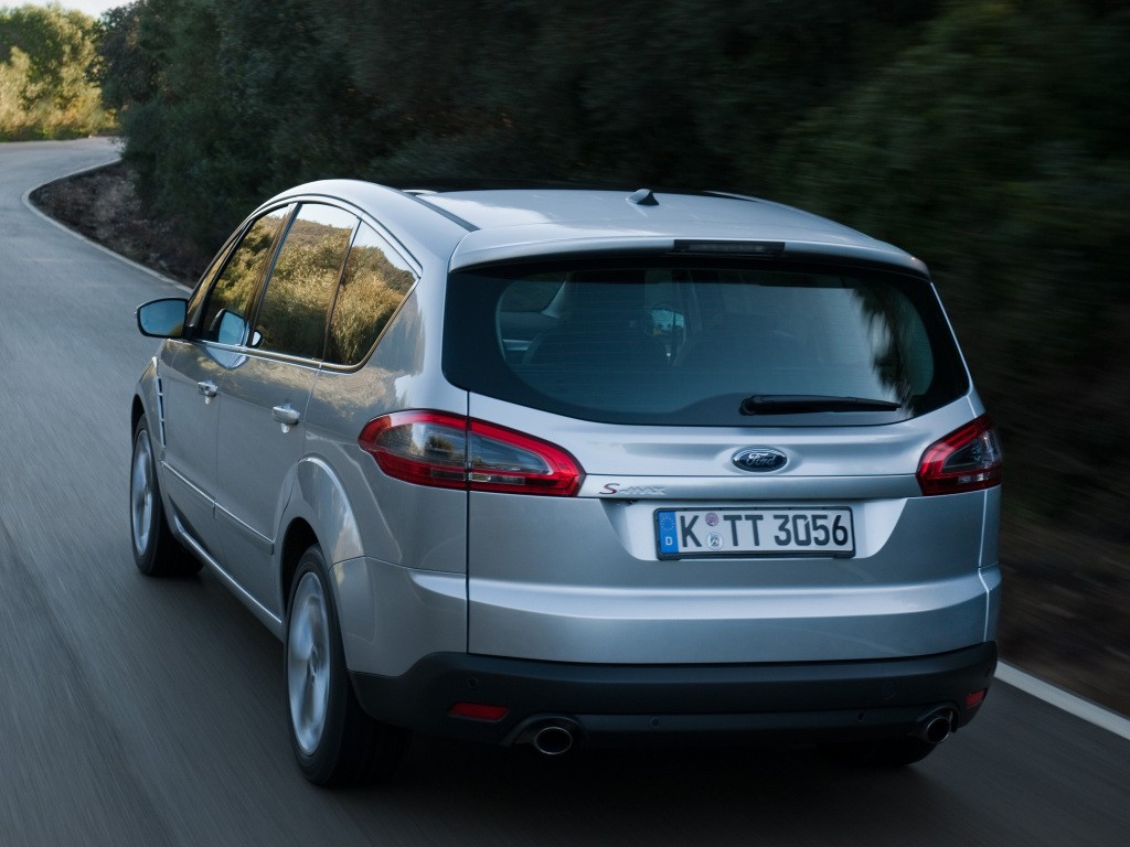 Ford S-Max photo 16