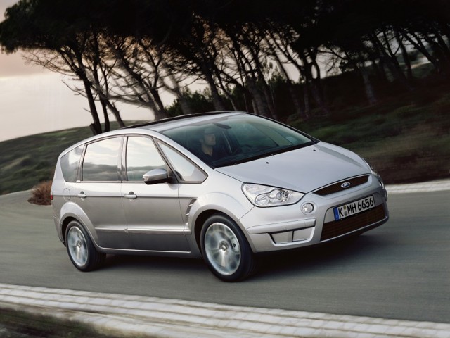 Ford S-Max photo 28