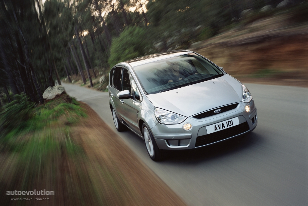 Ford S-Max photo 2
