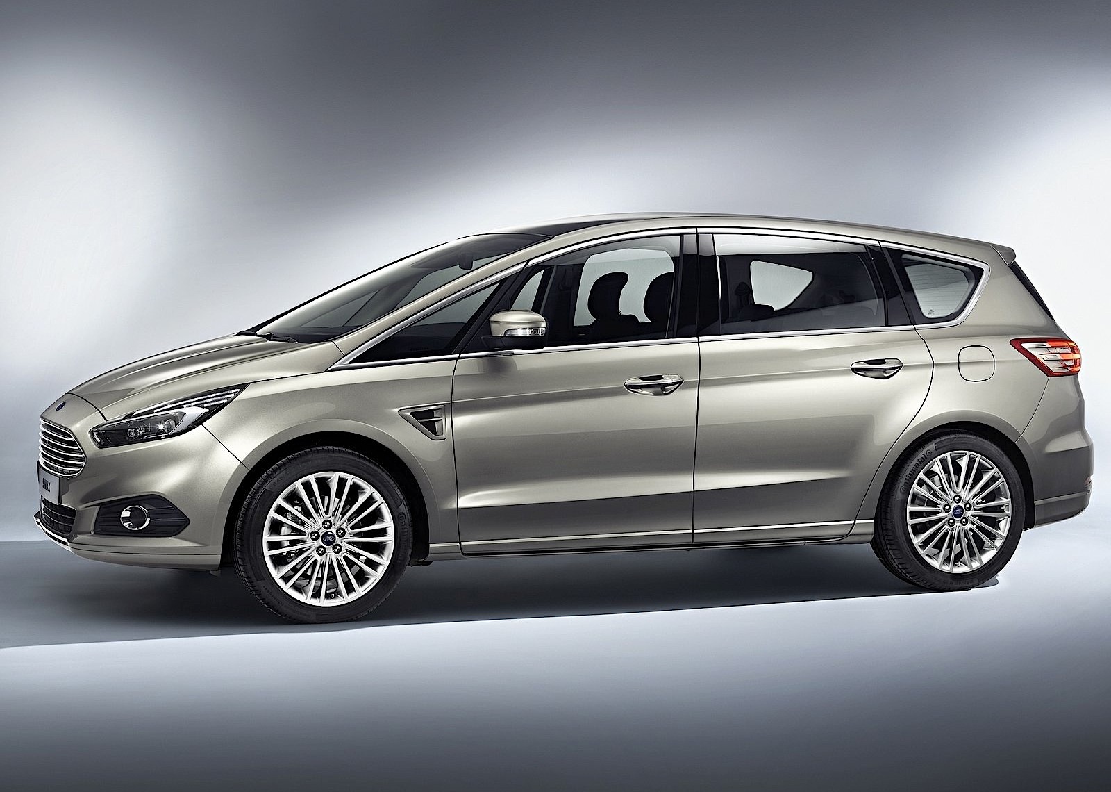 Ford S-Max photo 7