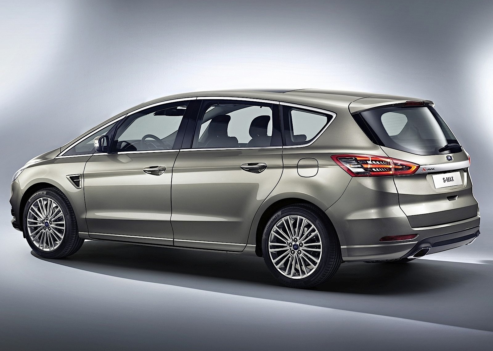Ford S-Max photo 9