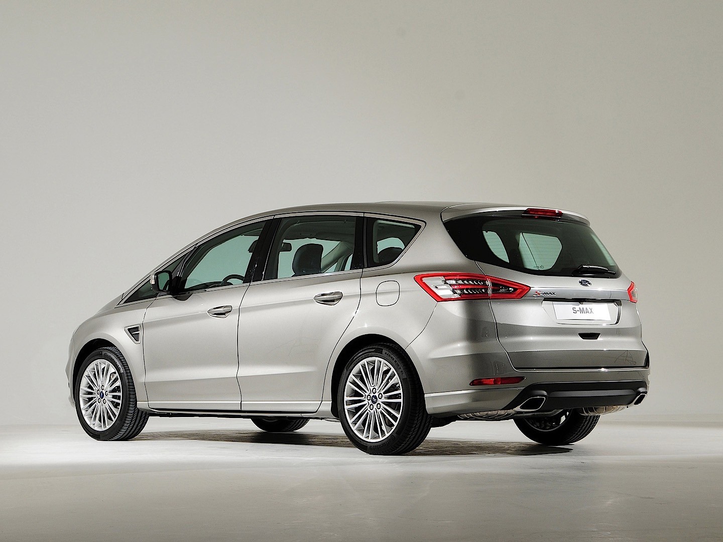 Ford S-Max photo 13