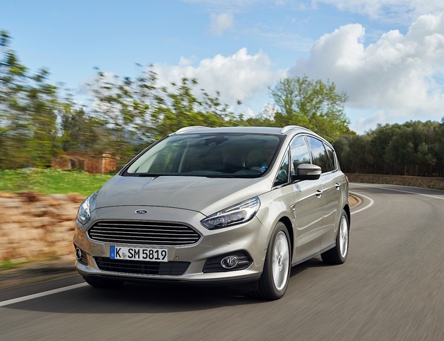 Ford S-Max photo 14