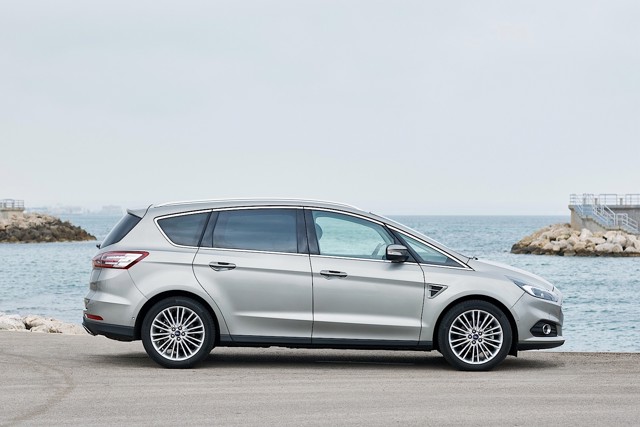 Ford S-Max photo 21