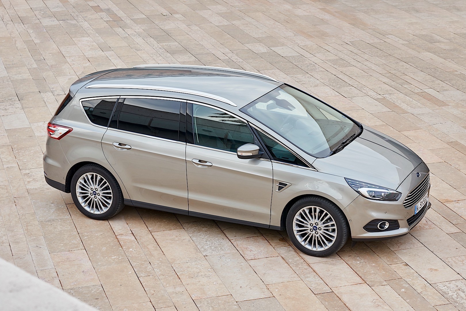 Ford S-Max photo 23