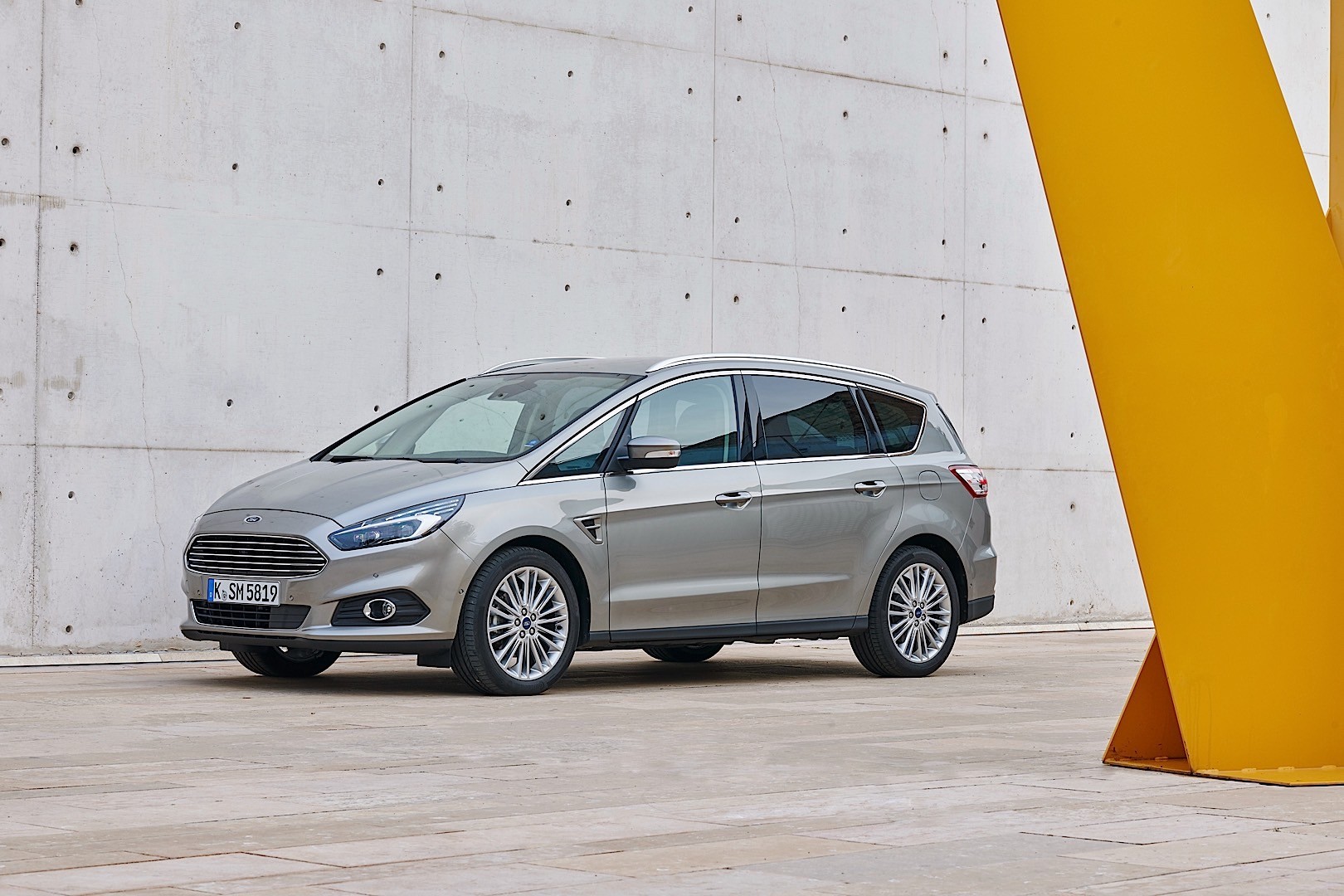 Ford S-Max photo 25