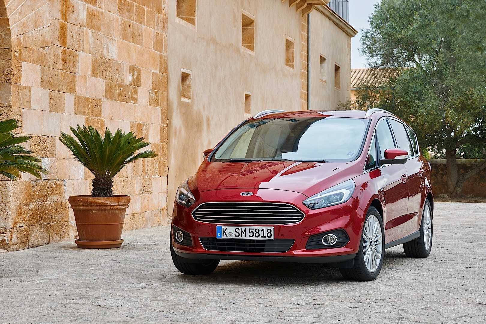 Ford S-Max photo 26