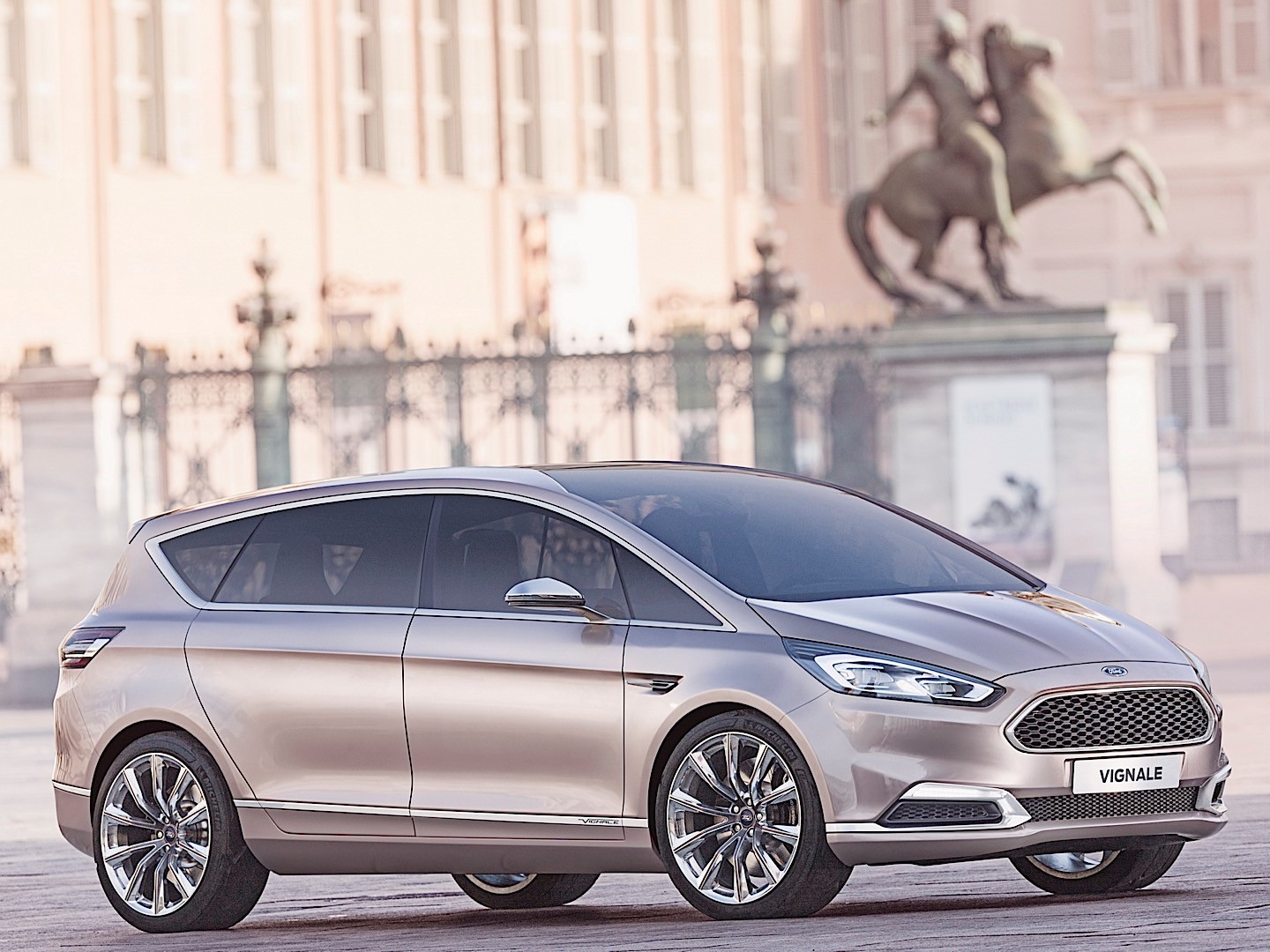 Ford S-Max photo 34