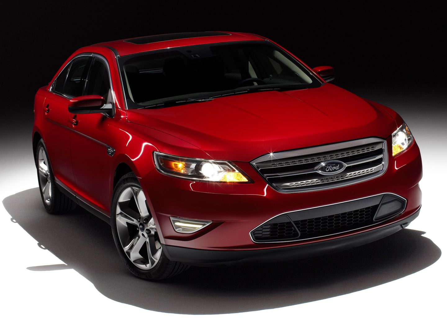 Ford Taurus Sho photo 16