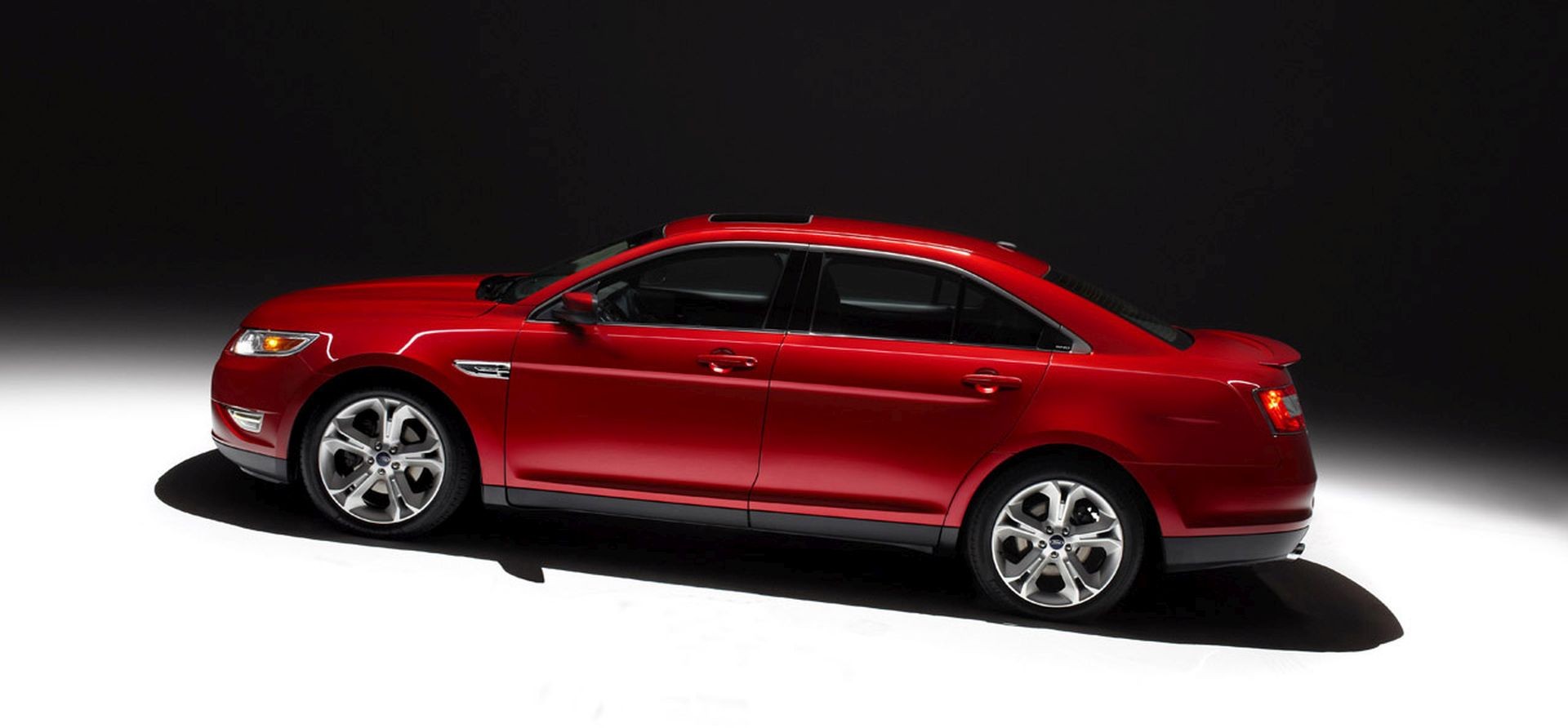 Ford Taurus Sho photo 22