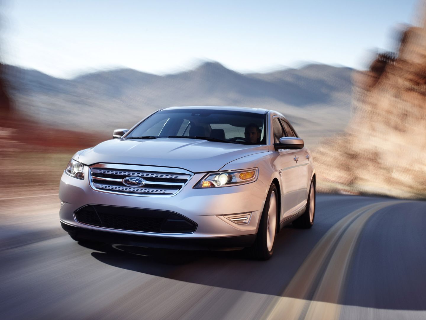 Ford Taurus Sho photo 32