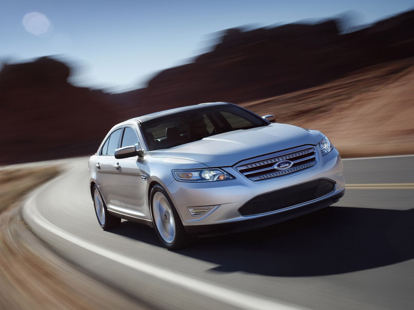 Ford Taurus Sho photo 34