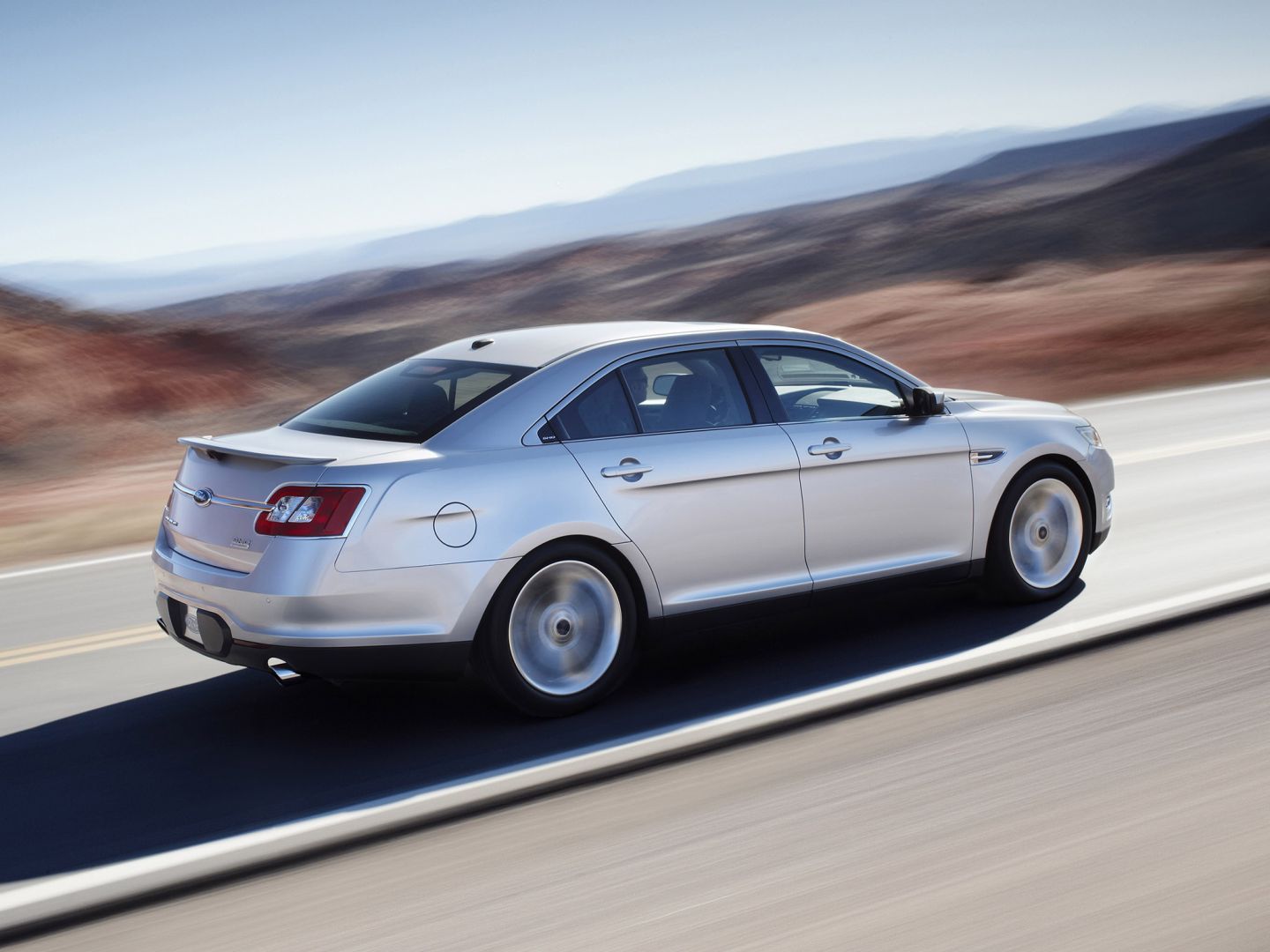 Ford Taurus Sho photo 36