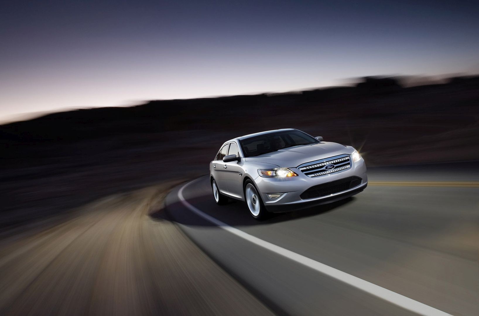 Ford Taurus Sho photo 40