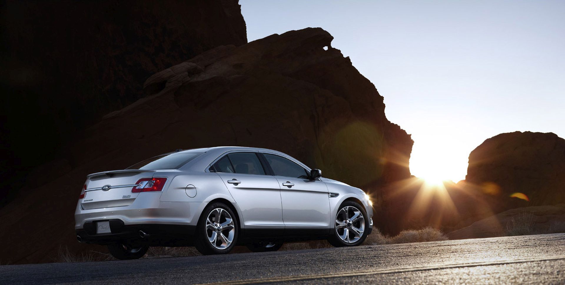 Ford Taurus Sho photo 43