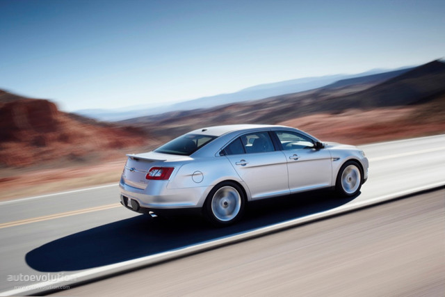 Ford Taurus Sho photo 10