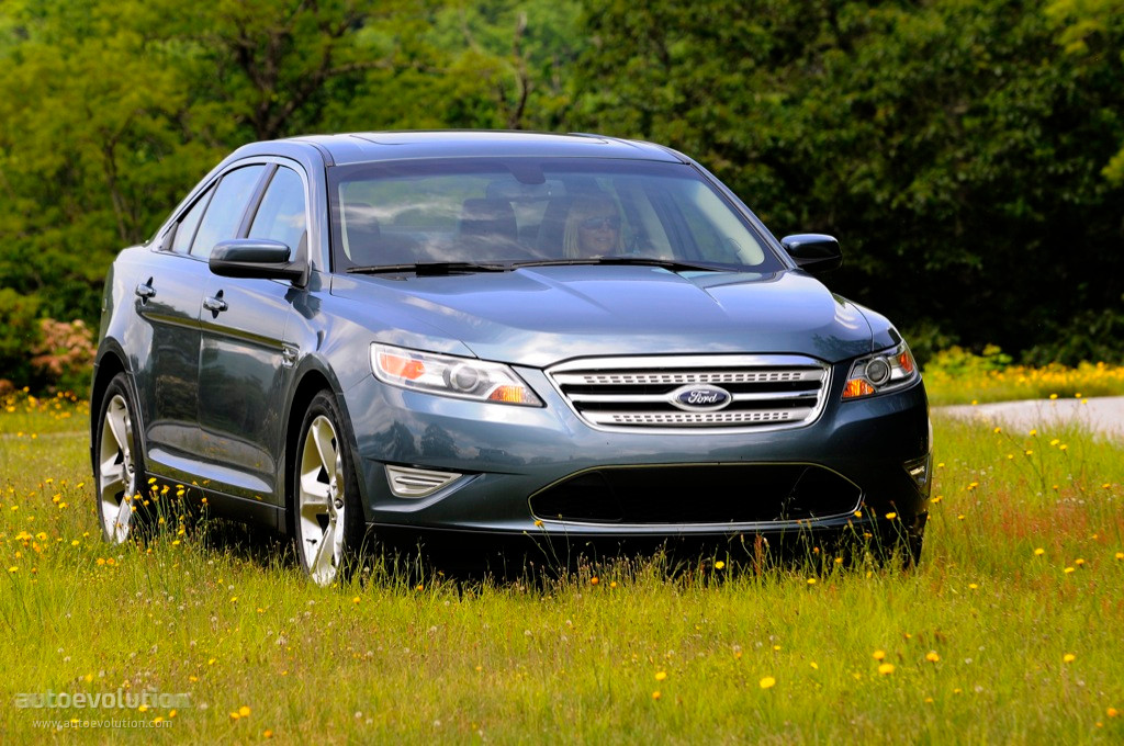 Ford Taurus Sho photo 8