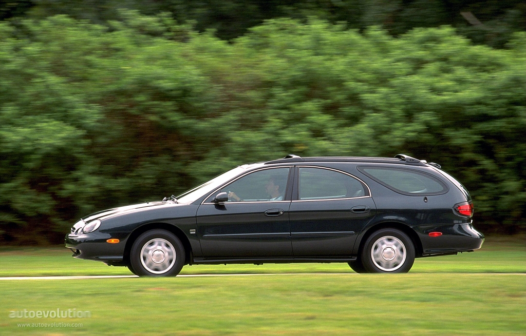 Ford Taurus Wagon photo 3