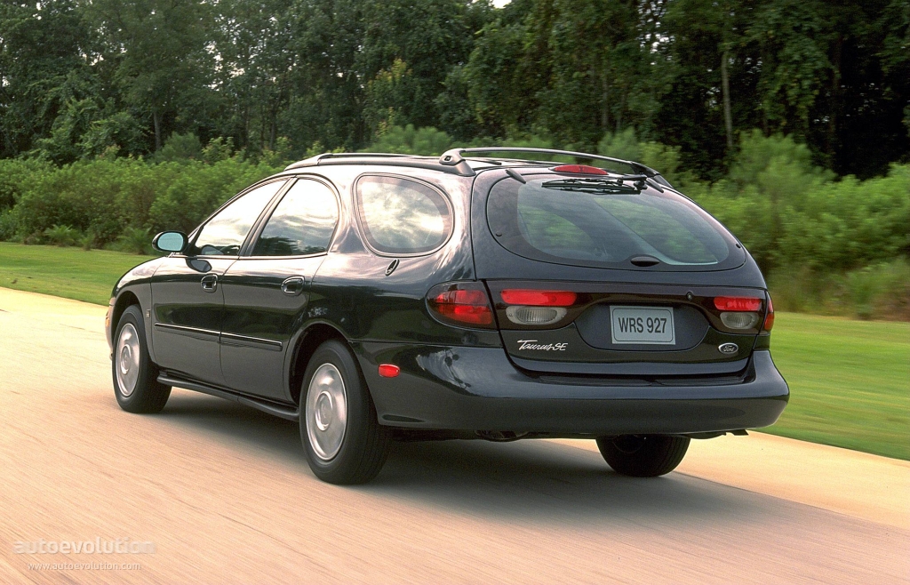 Ford Taurus Wagon photo 5