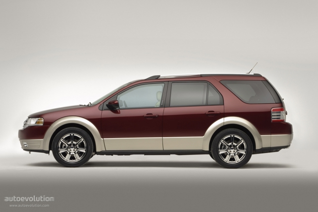 Ford Taurus X photo 3
