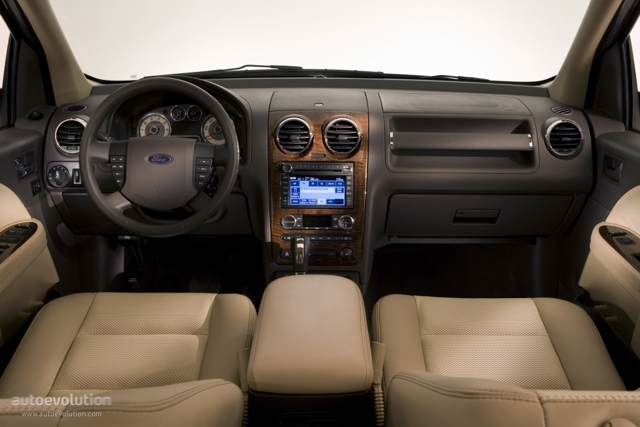 Ford Taurus X photo 10