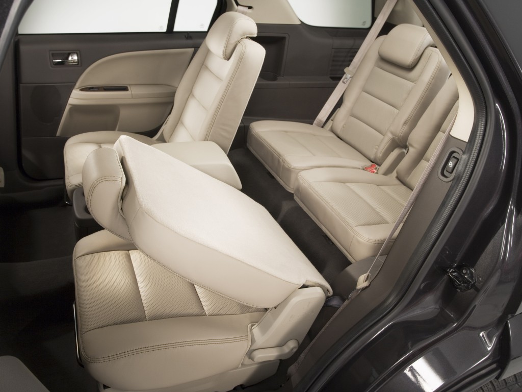 Ford Taurus X photo 15