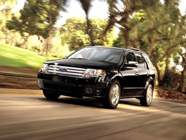 Ford Taurus X photo 4