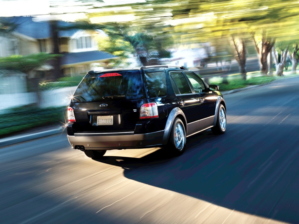 Ford Taurus X photo 5