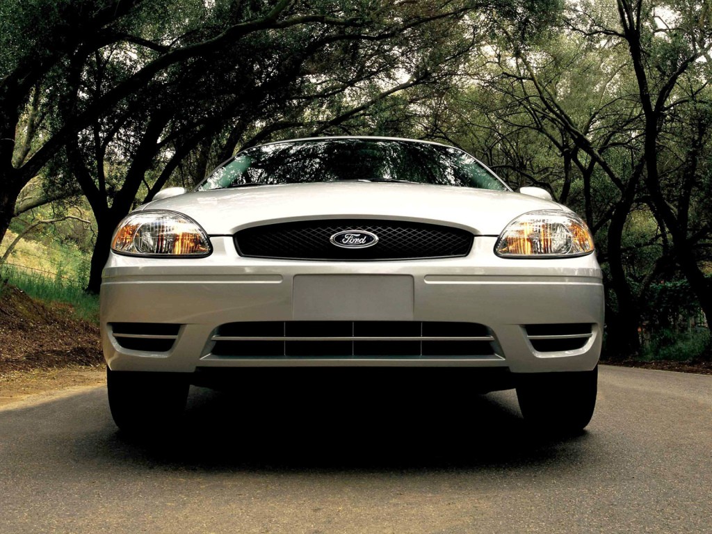 Ford Taurus photo 8