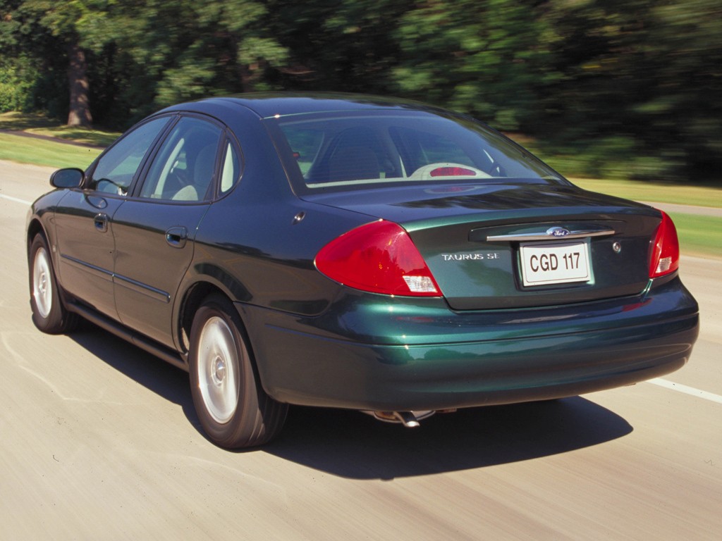 Ford Taurus photo 10