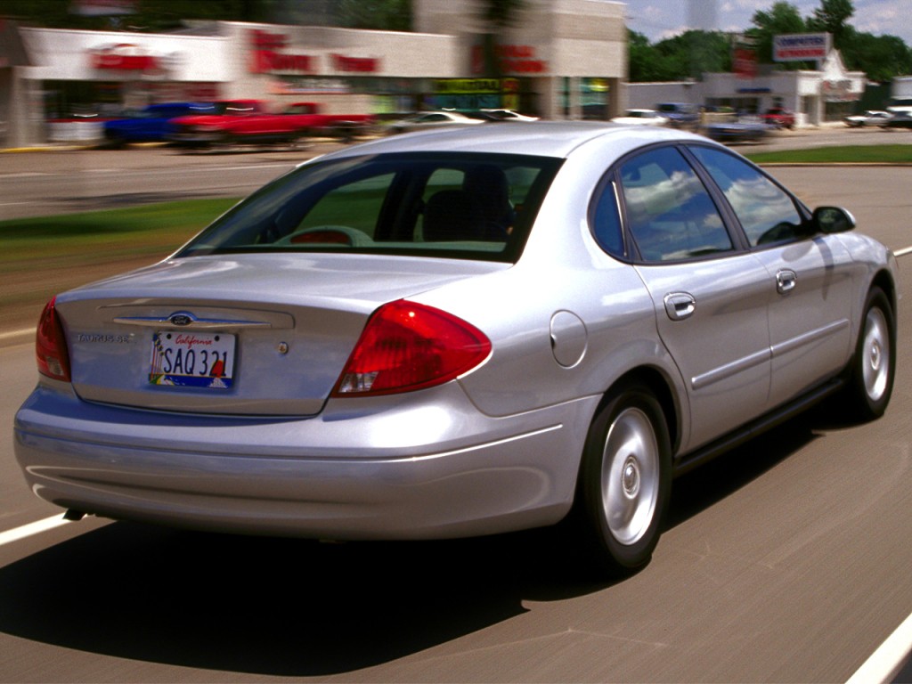 Ford Taurus photo 13