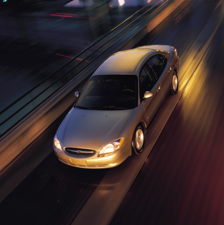 Ford Taurus photo 19
